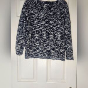 Roe L White/ Black Longsleeves V-neck WOOL Blend Women’s Sweater